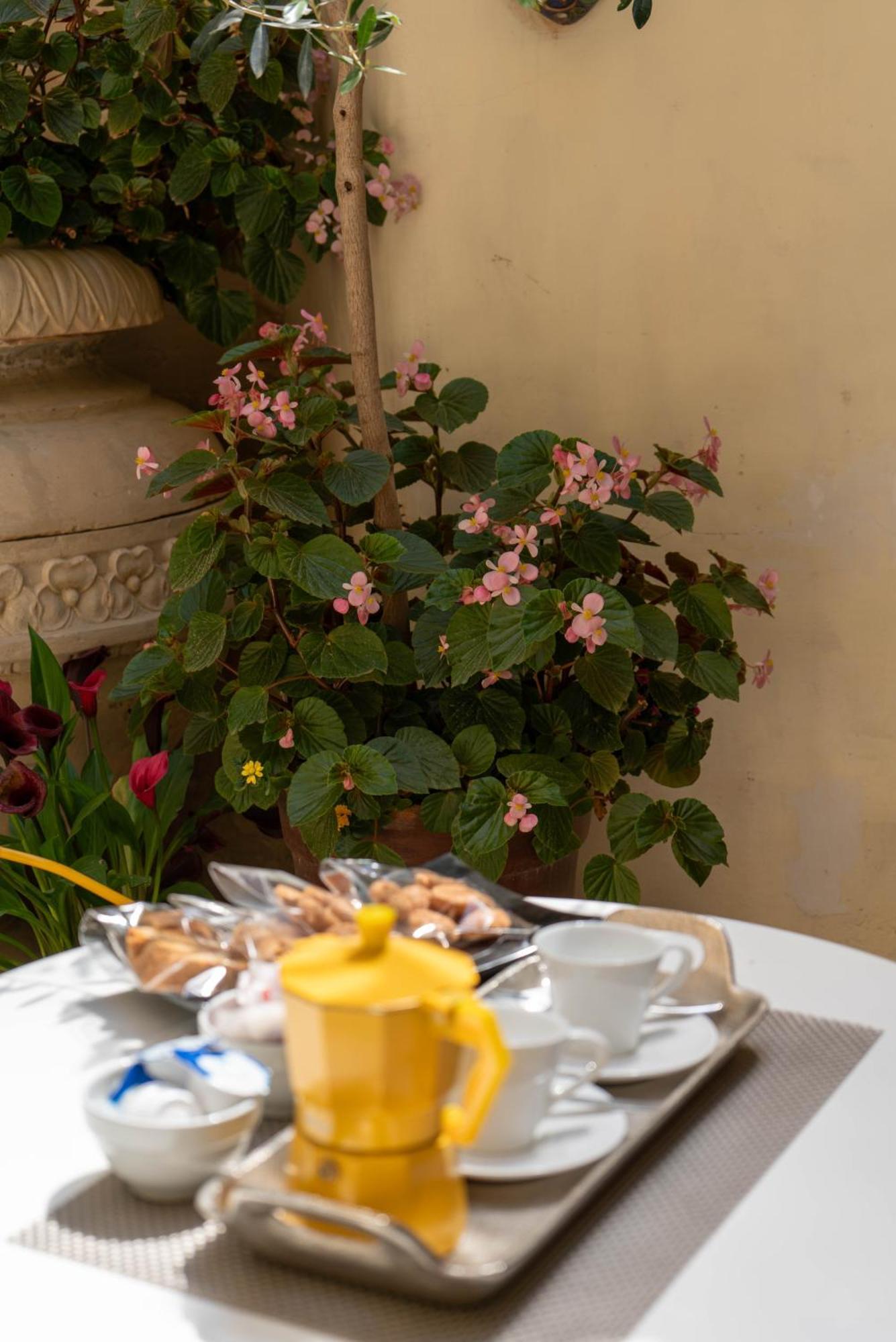 B&B Corte Dei Memoli Di Margiotta Giuseppina Lecce Luaran gambar