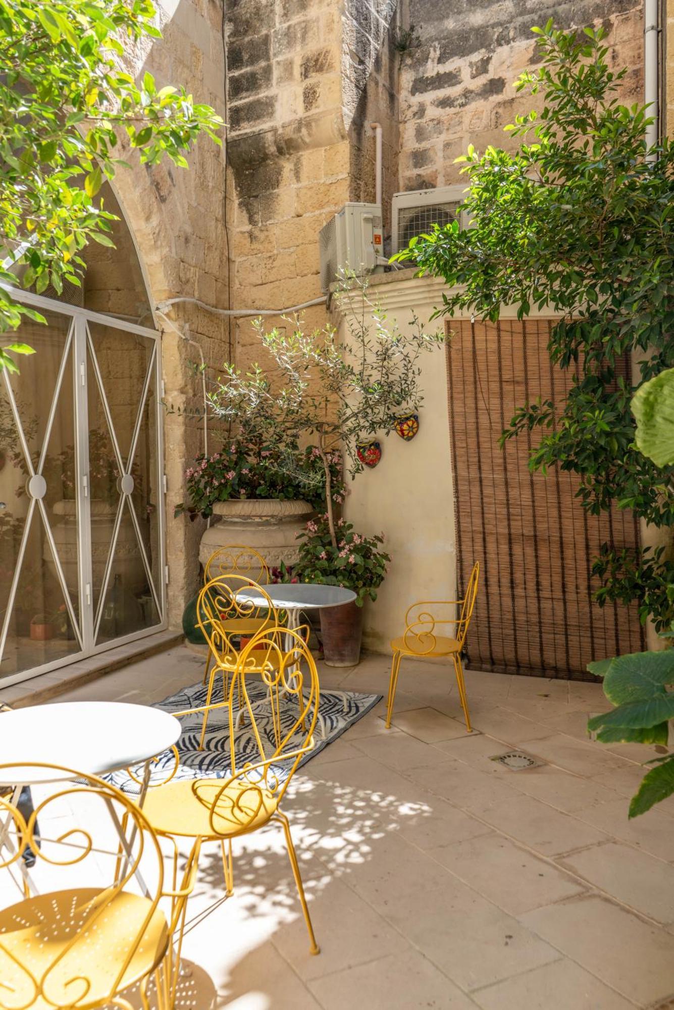 B&B Corte Dei Memoli Di Margiotta Giuseppina Lecce Luaran gambar