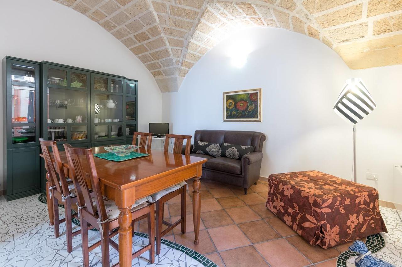 B&B Corte Dei Memoli Di Margiotta Giuseppina Lecce Luaran gambar